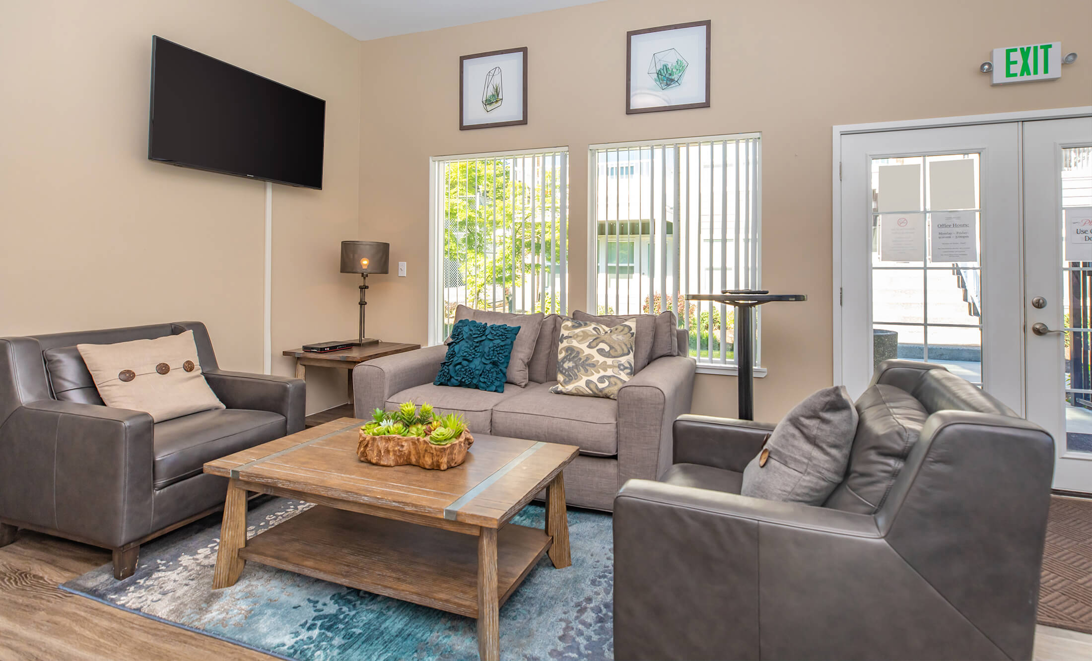 Corinthian Apartments Apartments in SeaTac, WA